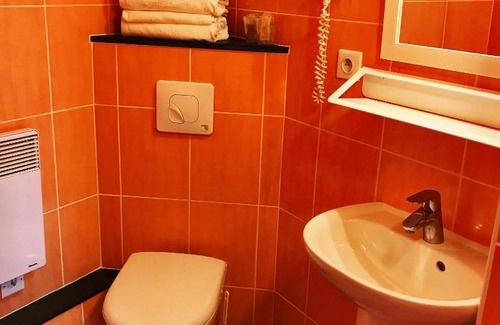 Dourgne Hotel | Logis Hotels - Hôtel et Restaurant de la Montagne Noire