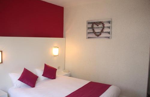 Locronan Hotel | Logis Latitude Ouest Hôtel Restaurant & Spa