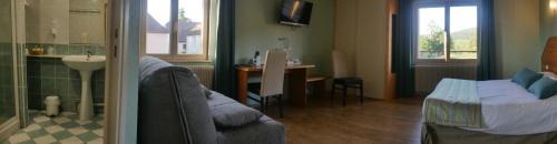 Montmelard Hotel | Logis Le Saint Cyr
