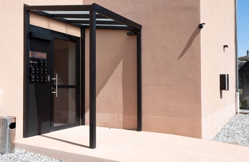 Pont-de-Vaux Apartment | Logis les Cepages-Restaurant le Raisin