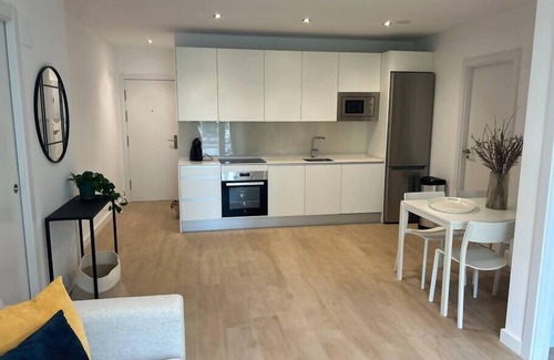 Zaragoza Centro Apartment | LOIRA RIO HUERVA: Luminous in Residential Area