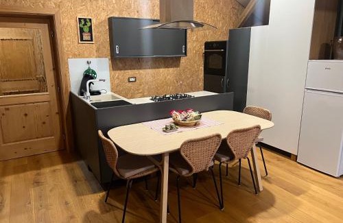 Dane Apartment | Lojzov toplar Modern haystack