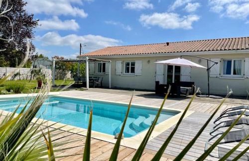 Loupes Villa | LOMALI Maison familiale climatisée piscine
