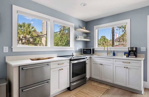 Folly Beach Condo | Lombard @ Dellawisp, 1 Block to Beach