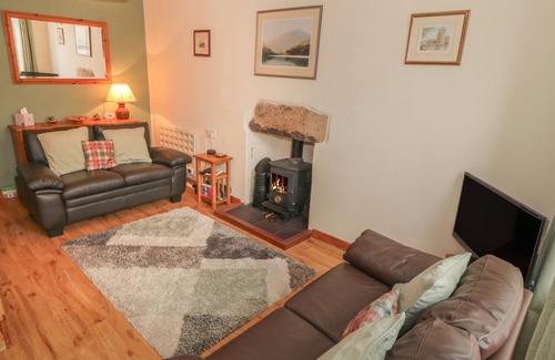 Llithfaen Cottage | LONDON BACH, pet friendly, with open fire in Llithfaen