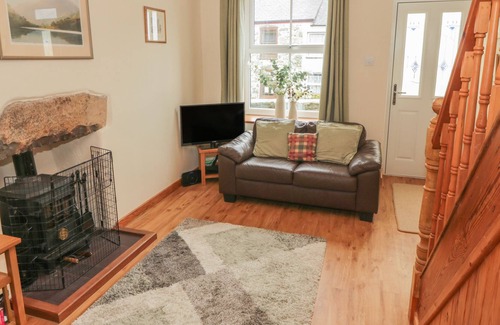 Llithfaen Cottage | LONDON BACH, pet friendly, with open fire in Llithfaen