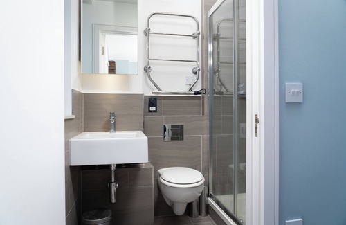 Bermondsey Apartment | London Bridge Escape – 2 Bed 2 Bath near landmarks
