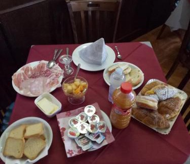 Castelnovo ne' Monti Bed & Breakfast | London Cafè