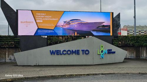 North Woolwich House | London City Airport home 4 U