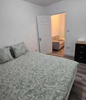 North Woolwich House | London City Airport home 4 U