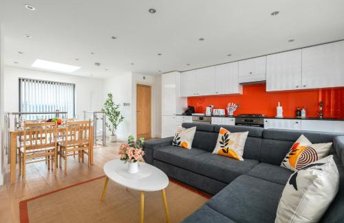 Angel Apartment | London City Angel 2BR Light-Filled TF 2 Balcony