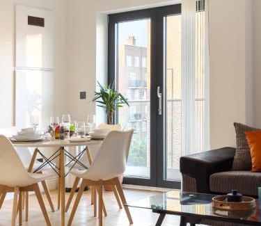Shoreditch Apartment | London City Hoxton Shoreditch 2 Bdr 2 Bath Balcony