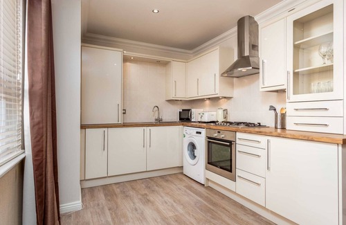 Kilmarnock Apartment | London Gate No1 - Donnini Apartments