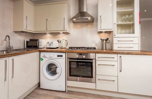 Kilmarnock Apartment | London Gate No1 - Donnini Apartments