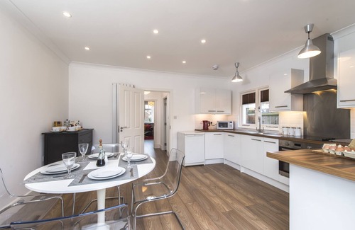 Chiswick Riverside House | London House, Chiswick, Luxurious, 3 Large Beds - 4 x Bath - GREAT PLACE TO STAY