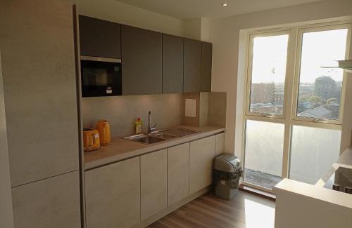 South Hornchurch Apartment | London Serviced Accommodation x RM13 x DM 4 Weekly x Monthly Offers