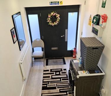 Kidbrooke with Hornfair Apartment | LONDON SLEEPHOUSE PARTYING Is NOT ALLOWED PLS