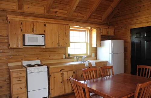 Lee's Summit Cabin | Lone Jack Cabin - Studio Suite