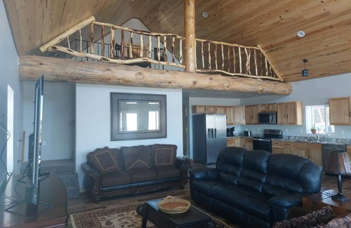 Blackduck Cabin | "Lone Lodge" 5-bedroom cabin with WiFi, AC, Dock,Landing, close beach.