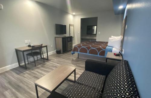 Dickinson Hotel | Lone Star Inn - Dickinson