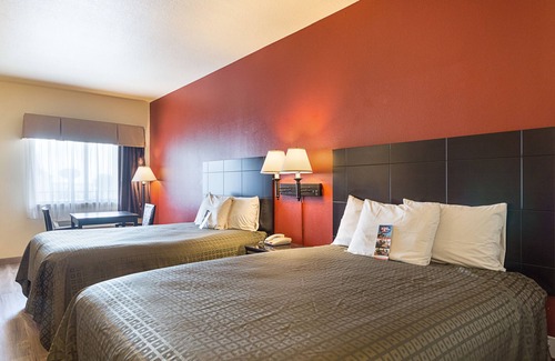 Victoria Hotel | Lone Star Inn & Suites