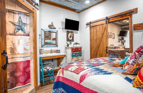 Bandera House | Lonesome Dove Guesthouse