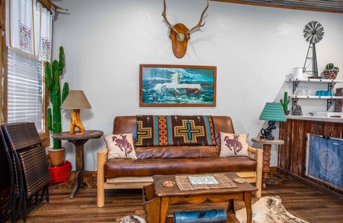 Bandera House | Lonesome Dove Guesthouse