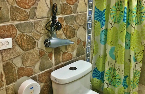 Puerto Ayora Bed & Breakfast | Lonesome George Ecolodge 2