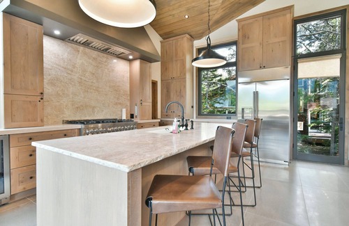 Warrior's Mark West House | Lonestar Lodge: Sweeping Mountain Views, Hot Tub & Patio