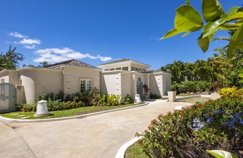 Westmoreland Villa | Lonetrees - Large Luxury Private Villa w Pool