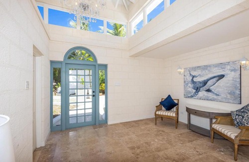 Westmoreland Villa | Lonetrees - Large Luxury Private Villa w Pool