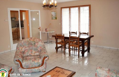 Saint-Laurent-de-Lin House | Longère authentique avec jardin privé, près des Châteaux de la Loire, idéale pour familles et nature - FR-1-381-501