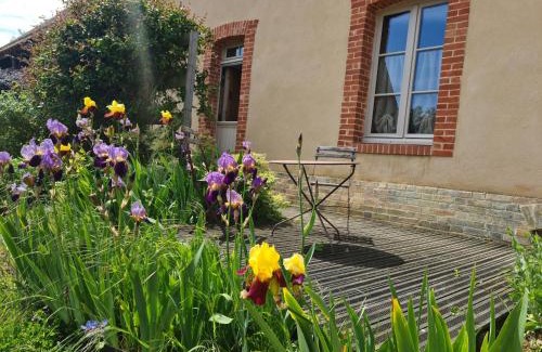 Connerre House | Longère sarthoise rénovée, à 20 min du Mans, 4 chambres, poêle à granulés, parking privé - FR-1-410-376