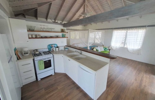 Willikies Cottage | Long Bay Gem -1 bedroom cottage with Pool above the Beach