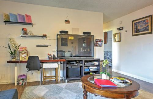 South Wrigley Apartment | Long Beach Condo with Balcony about 2 Mi to Downtown!