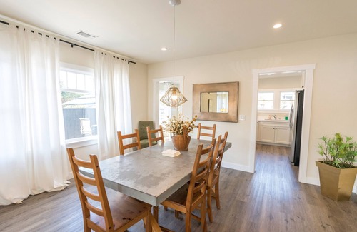 Bluff Heights House | Long Beach Craftsman House. Historic district house-centrally located