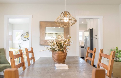 Bluff Heights House | Long Beach Craftsman House. Historic district house-centrally located