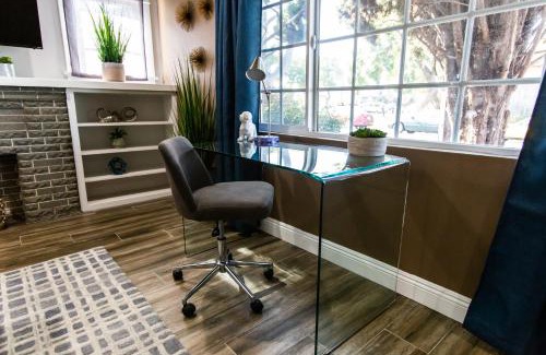 Eastside Apartment | Long Beach Duplex King Bed Pet Friendly Nurses Surgeon Business Travelers Near St Marys Medical Center & Downtown