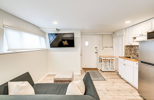 Cathedral Garden Apartment | Long Island Home: 1 Mi to Downtown Garden City