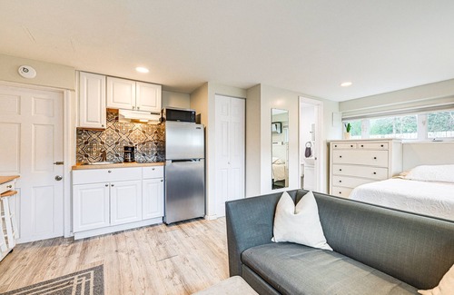 Cathedral Garden Apartment | Long Island Home: 1 Mi to Downtown Garden City