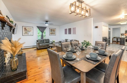 Clinton House | LONG-TERM Relaxing Glass House - Fall Leaves/Beach 5mins/Ski 25mins