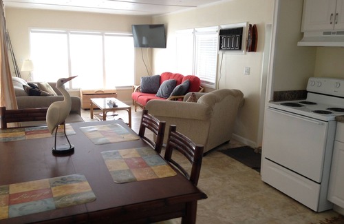 Key Largo Village House | Long term Rental/Ask for Disc! Updated Gem On Canal W/Bay Access & Attractions!