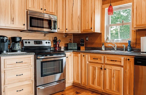 Cana Cabin | Long Valley Lights Cabin - Amazing View & 2 min. to the Blue Ridge Parkway