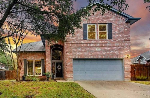 Meadows Of Brushy Creek House | Longhorn Escape w/Pool by StayLage