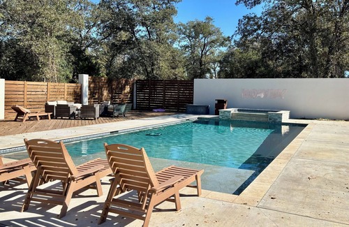 Elgin Cottage | Longhorn Ranch Casita