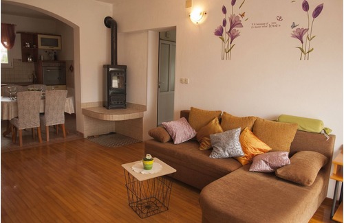Municipality of Kali Apartment | Longin Lamljana- Two bedroom apartment with seaview balcony