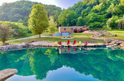 Harpers Ferry Cabin | Longview Lodge 6 Bedrooms with Hot Tub & Swimming Pond, firepit, & pool table