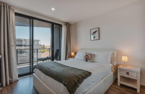 Braddon Apartment | Lonsdale St 1-Bed Unit with Study Area and Parking