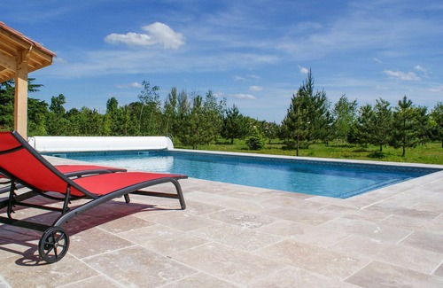 Gontaud House | Look forward to a vacation in beautiful surroundings in this vacation home with pool.