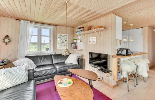 Bjerregard Strand House | Look forward to a wonderful vacation in this inviting vacation home by the sea.